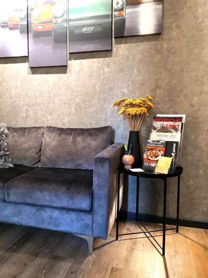 Scuderia Split Rooms מראה חיצוני תמונה